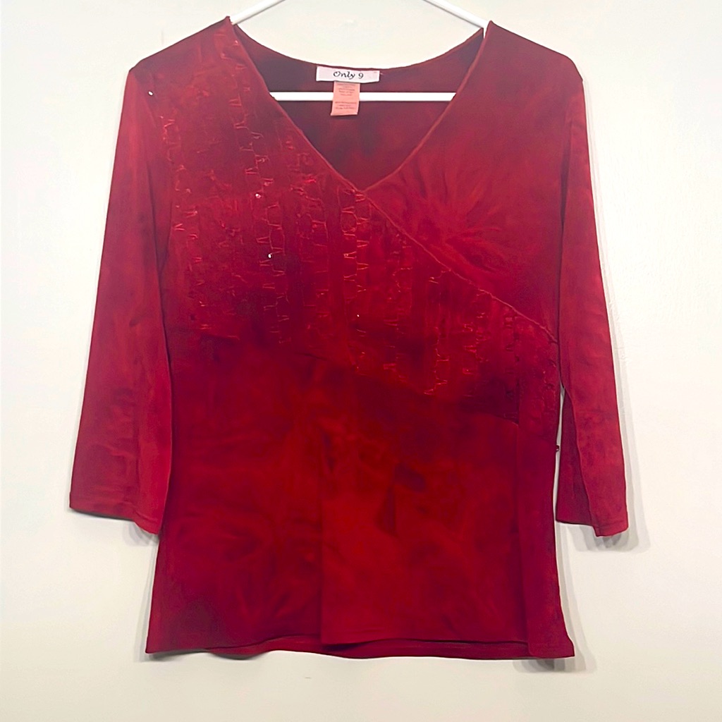 Ladies Only 9 Size Medium Blouse. Like New Condition.